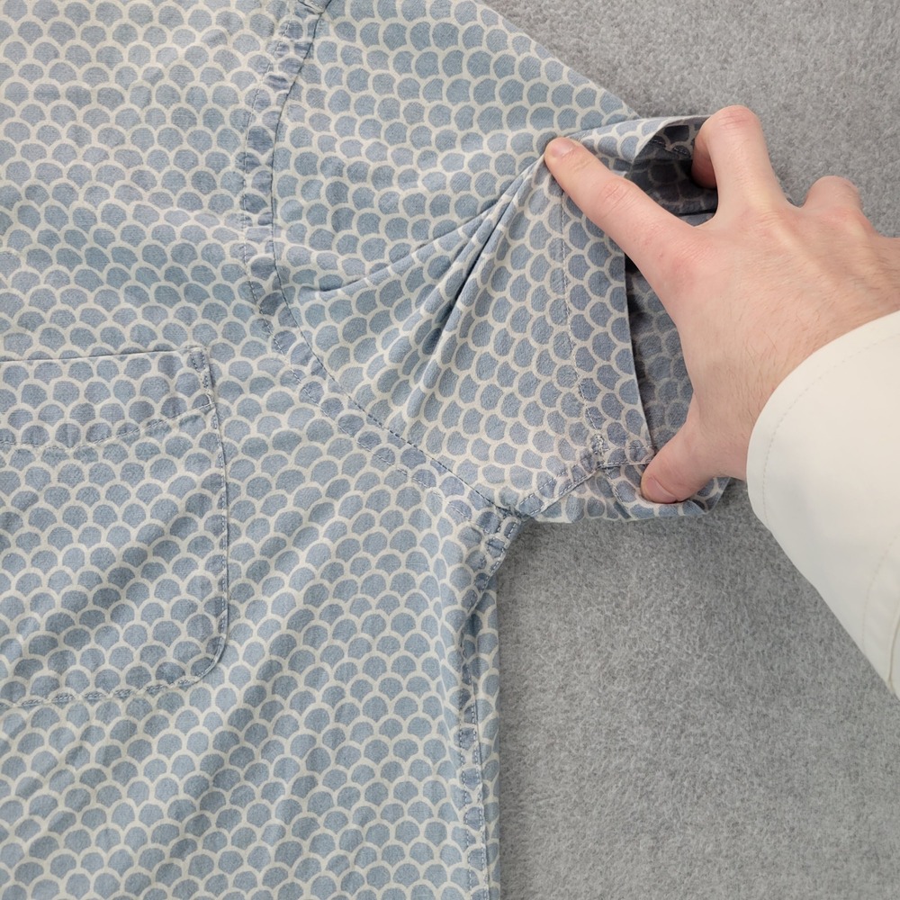 Faherty Playa Button Down Shirt Mens M Blue Scallop Indigo Dyed Short Sleeve - Picture 4 of 11